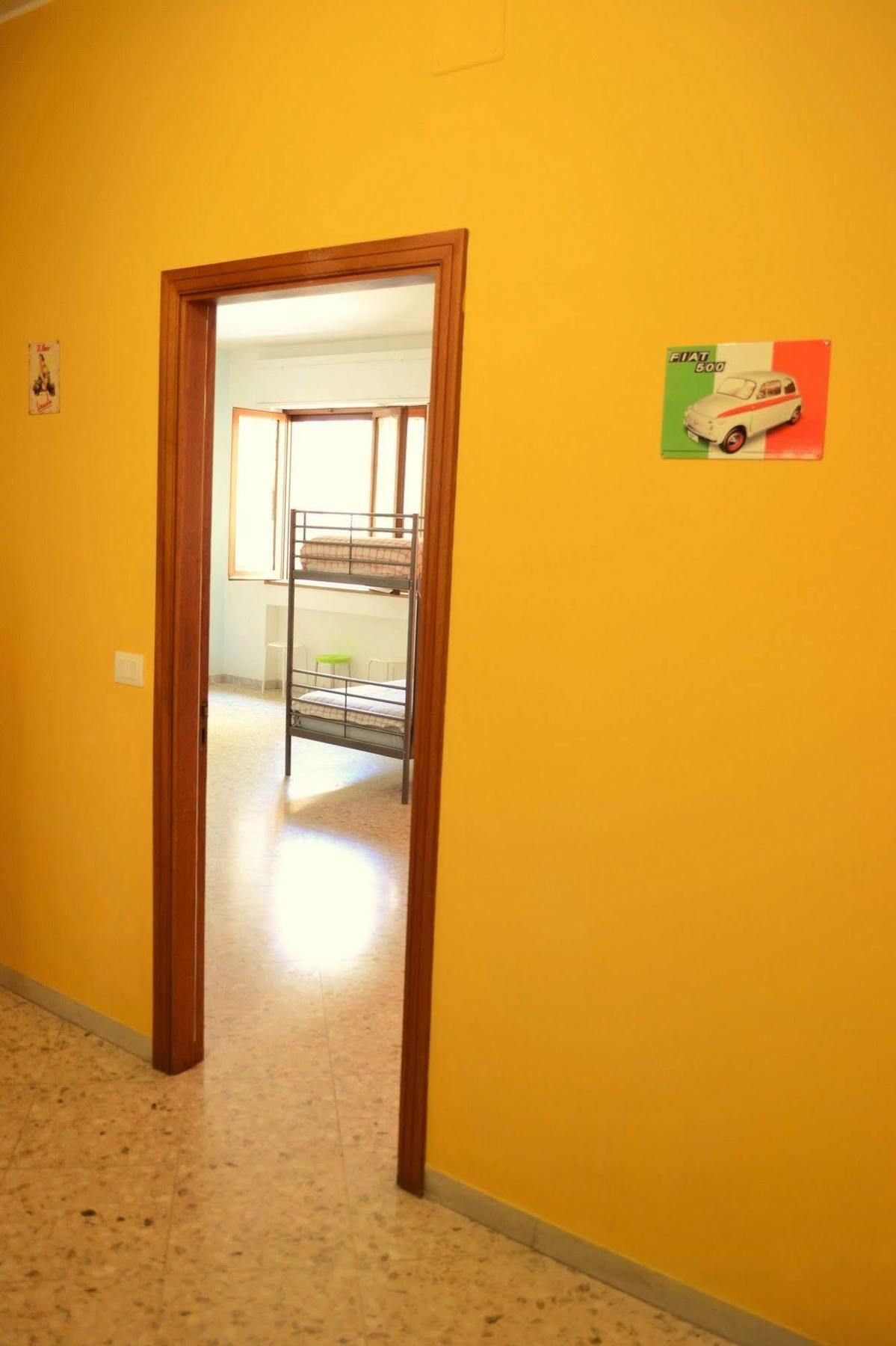 Hostal Olive Tree Bari